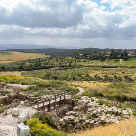 תל גזר ומעיין עין ורד